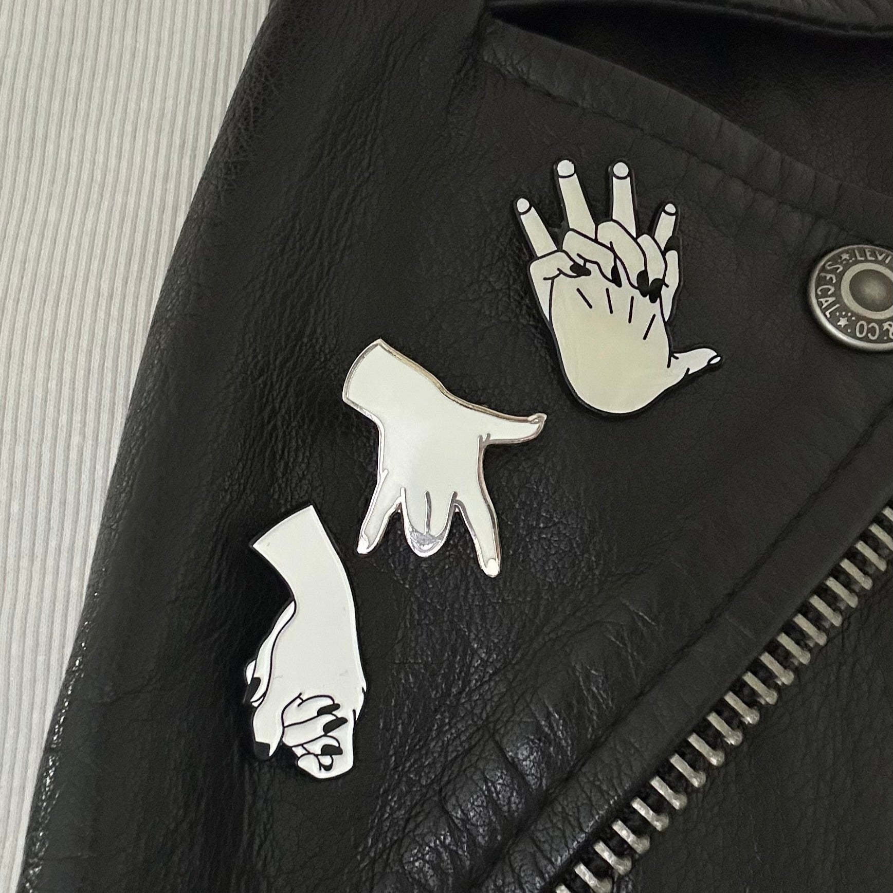 HANDS 🥇 PIN SET